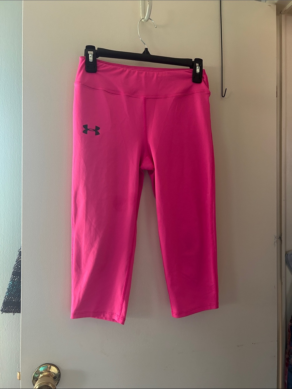 Under Armour Hot Pink Crop Workout Leggings